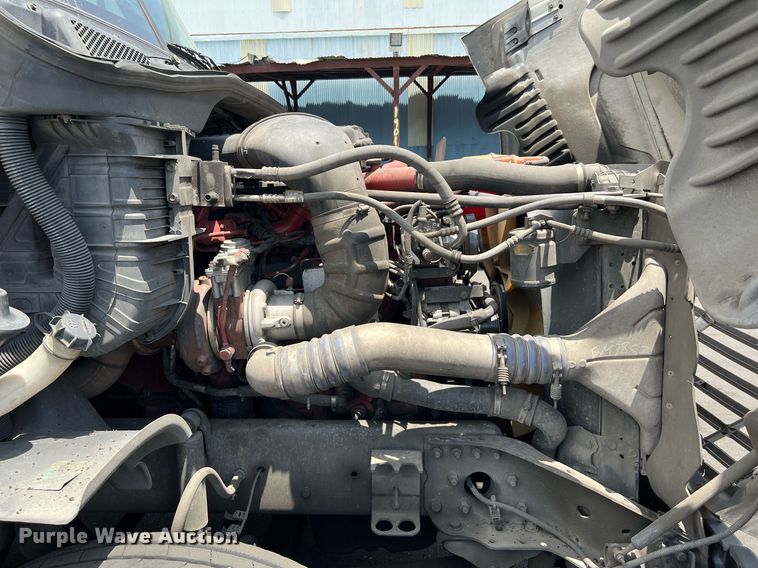 image for item MF9971 2012 Freightliner Cascadia  semi truck