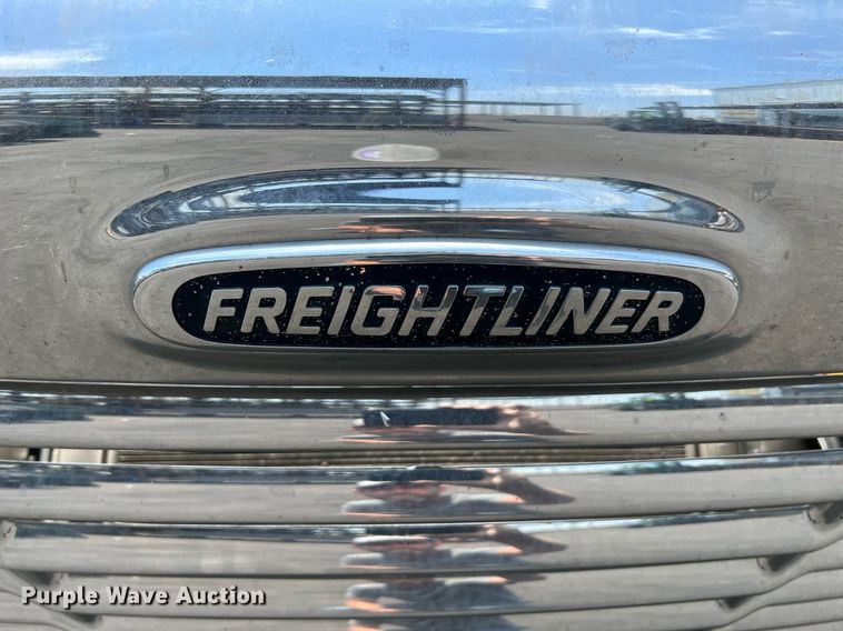 image for item MF9971 2012 Freightliner Cascadia  semi truck