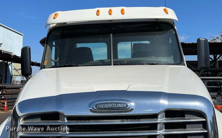 image for item MF9972 2012 Freightliner Cascadia 125  semi truck