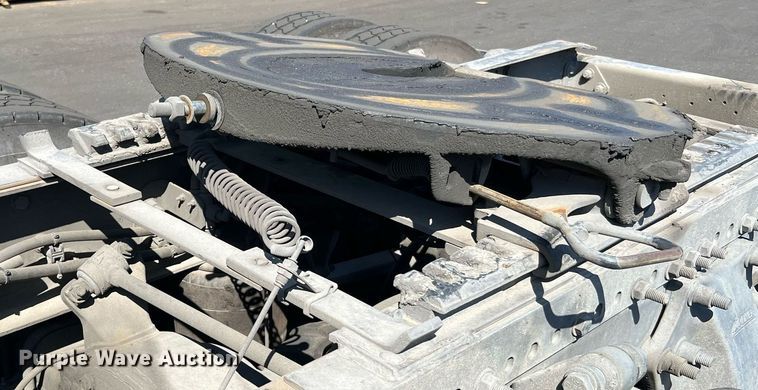 image for item MF9972 2012 Freightliner Cascadia 125  semi truck