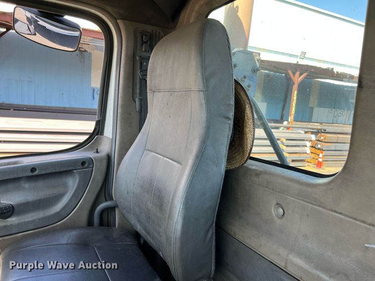 image for item MF9972 2012 Freightliner Cascadia 125  semi truck