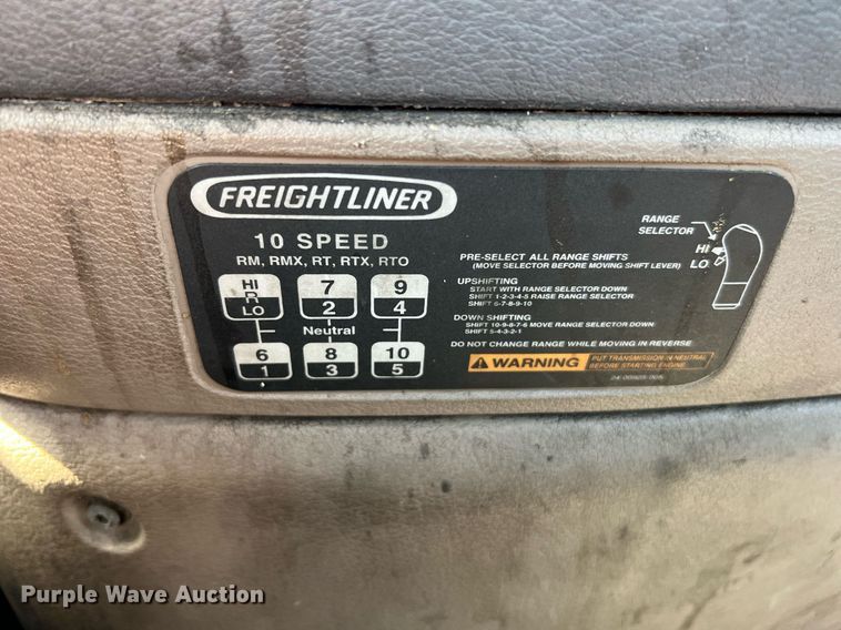 image for item MF9972 2012 Freightliner Cascadia 125  semi truck