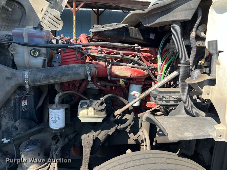 image for item MF9972 2012 Freightliner Cascadia 125  semi truck