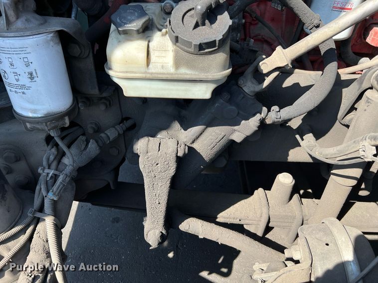 image for item MF9972 2012 Freightliner Cascadia 125  semi truck