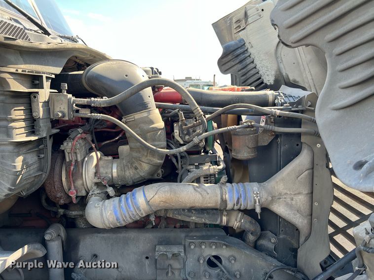 image for item MF9972 2012 Freightliner Cascadia 125  semi truck