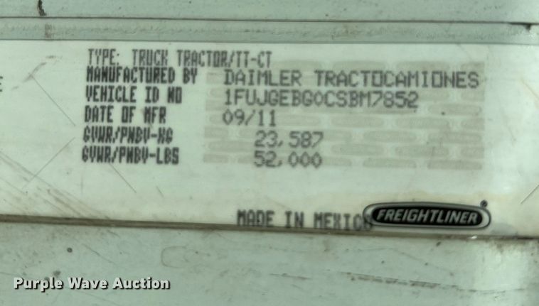 image for item MF9972 2012 Freightliner Cascadia 125  semi truck