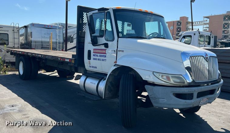 image for item MF9973 2012 International DuraStar 4300  flatbed truck