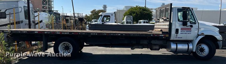 image for item MF9973 2012 International DuraStar 4300  flatbed truck