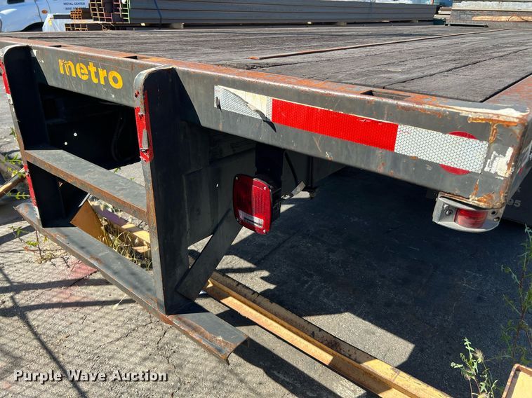 image for item MF9973 2012 International DuraStar 4300  flatbed truck