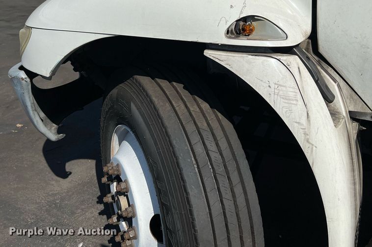 image for item MF9973 2012 International DuraStar 4300  flatbed truck