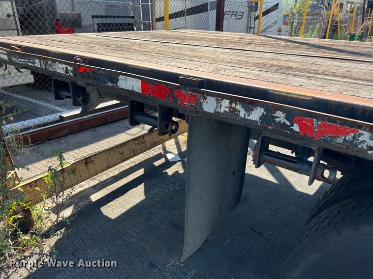 image for item MF9973 2012 International DuraStar 4300  flatbed truck