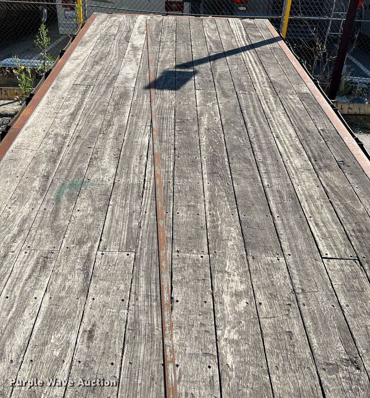 image for item MF9973 2012 International DuraStar 4300  flatbed truck