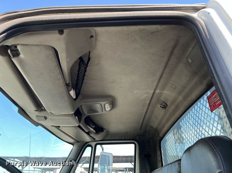 image for item MF9973 2012 International DuraStar 4300  flatbed truck