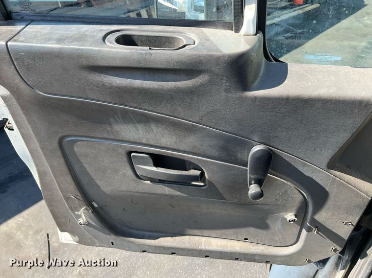 image for item MF9973 2012 International DuraStar 4300  flatbed truck