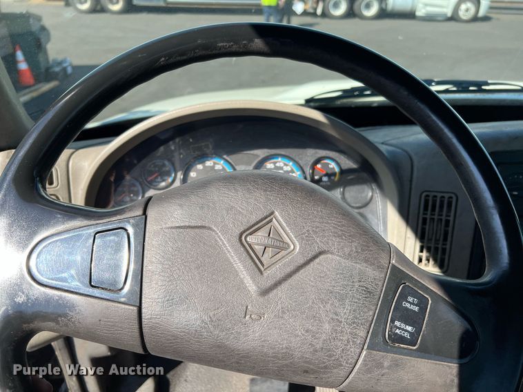 image for item MF9973 2012 International DuraStar 4300  flatbed truck