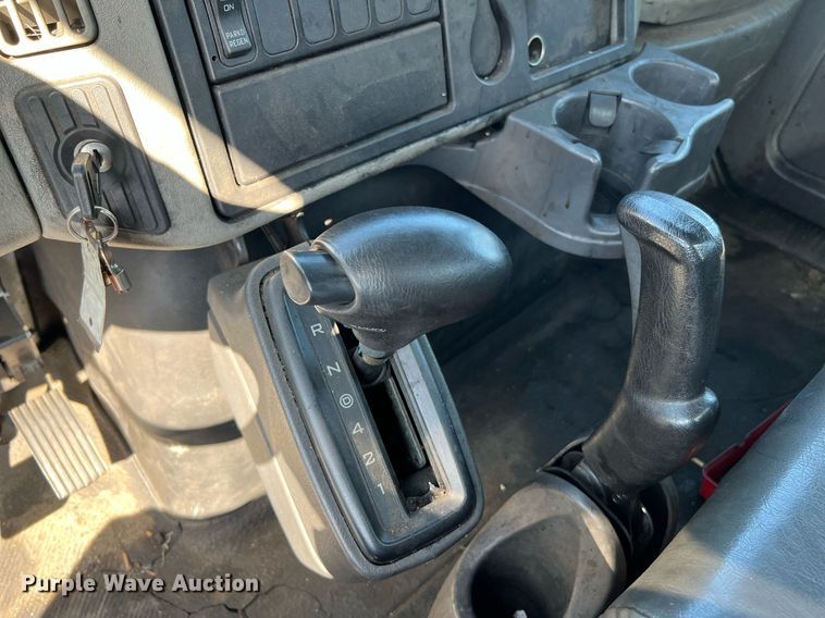 image for item MF9973 2012 International DuraStar 4300  flatbed truck