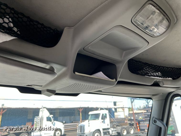 image for item MF9973 2012 International DuraStar 4300  flatbed truck