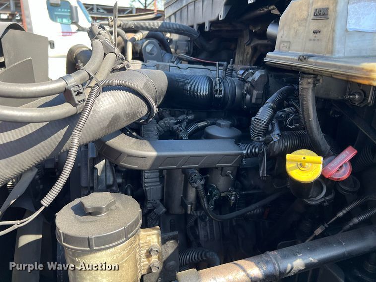 image for item MF9973 2012 International DuraStar 4300  flatbed truck