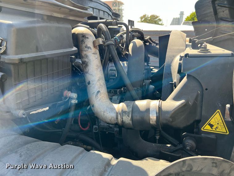 image for item MF9973 2012 International DuraStar 4300  flatbed truck