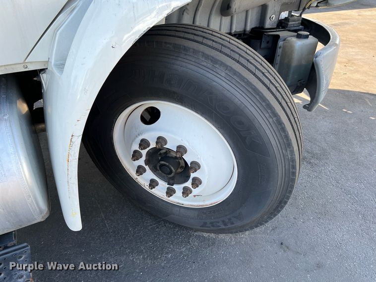 image for item MF9973 2012 International DuraStar 4300  flatbed truck