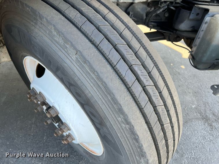 image for item MF9973 2012 International DuraStar 4300  flatbed truck