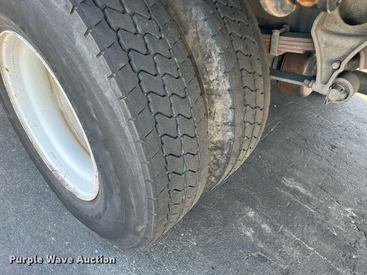 image for item MF9973 2012 International DuraStar 4300  flatbed truck