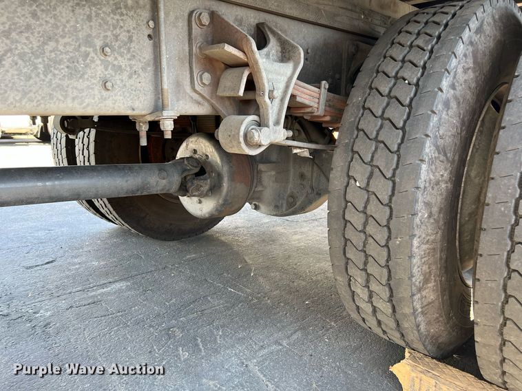 image for item MF9973 2012 International DuraStar 4300  flatbed truck