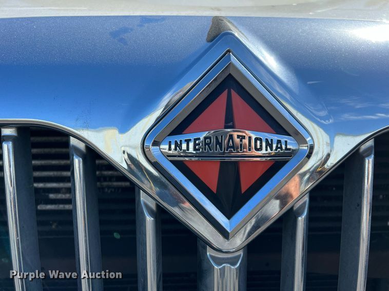 image for item MF9973 2012 International DuraStar 4300  flatbed truck