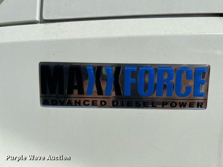 image for item MF9973 2012 International DuraStar 4300  flatbed truck