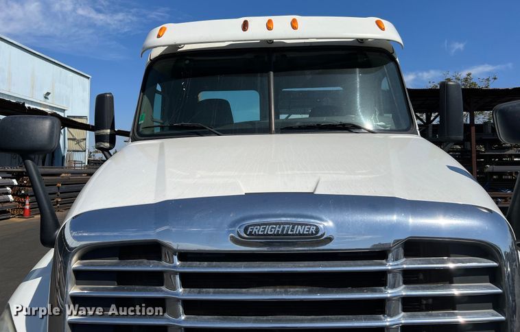 image for item MF9974 2012 Freightliner Cascadia 125  semi truck