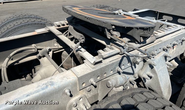 image for item MF9974 2012 Freightliner Cascadia 125  semi truck