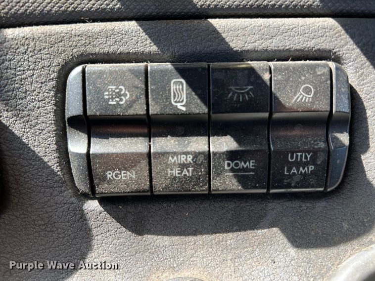 image for item MF9974 2012 Freightliner Cascadia 125  semi truck