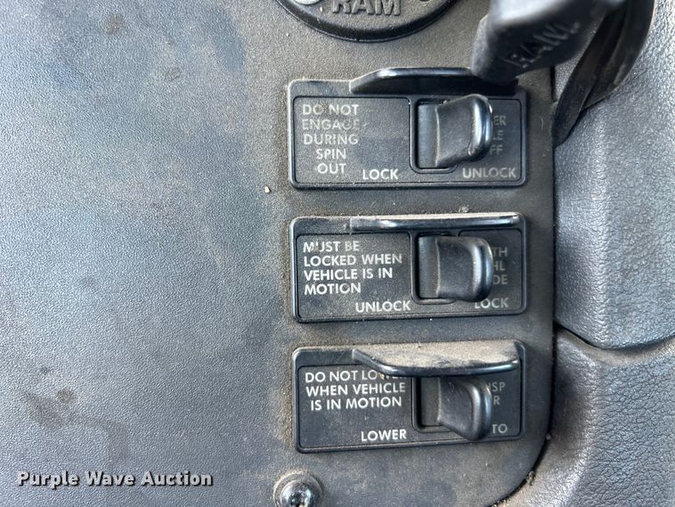 image for item MF9974 2012 Freightliner Cascadia 125  semi truck