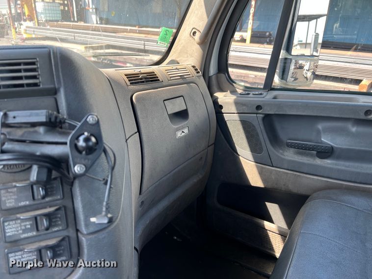 image for item MF9974 2012 Freightliner Cascadia 125  semi truck