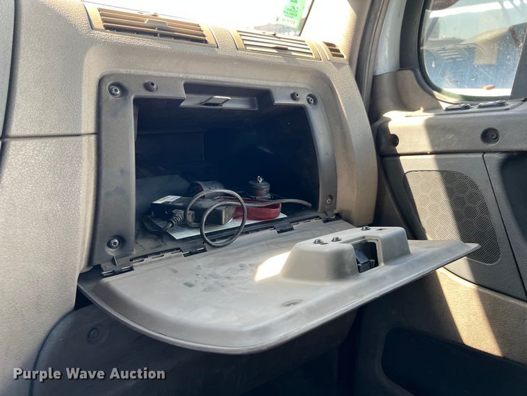 image for item MF9974 2012 Freightliner Cascadia 125  semi truck