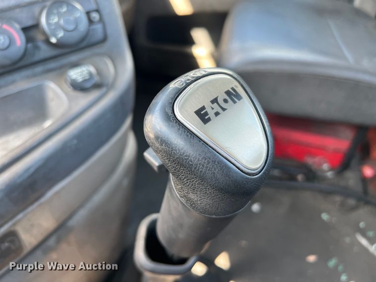 image for item MF9974 2012 Freightliner Cascadia 125  semi truck