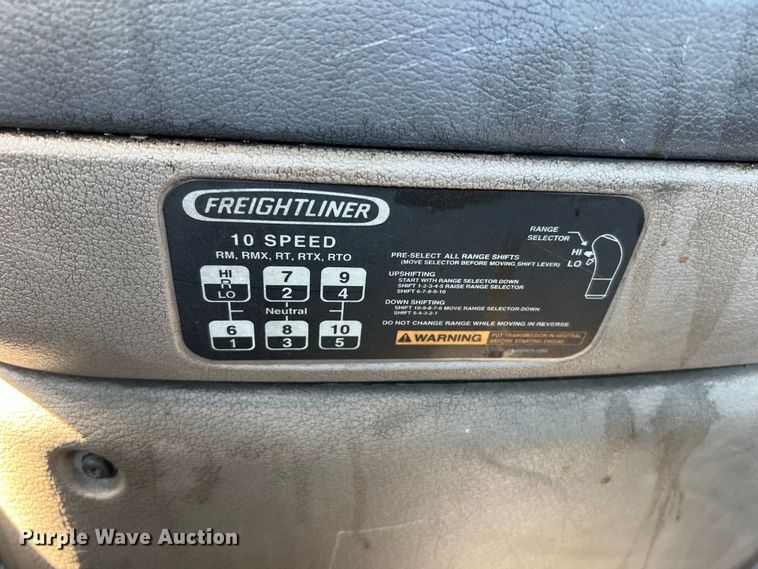 image for item MF9974 2012 Freightliner Cascadia 125  semi truck