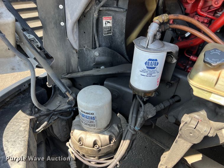 image for item MF9974 2012 Freightliner Cascadia 125  semi truck