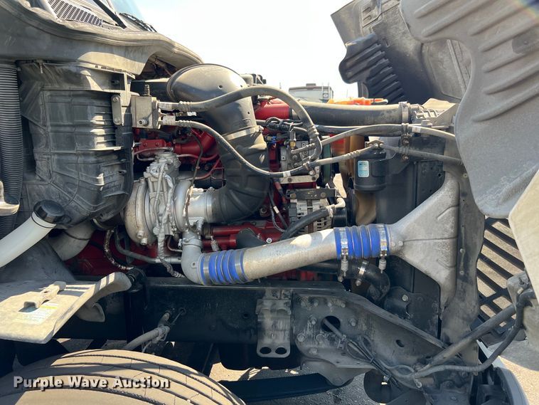 image for item MF9974 2012 Freightliner Cascadia 125  semi truck