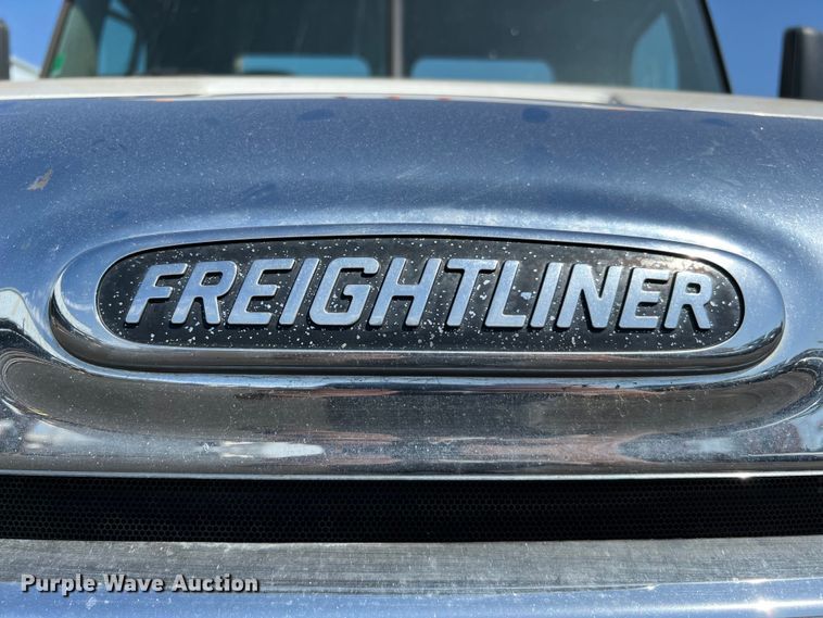image for item MF9974 2012 Freightliner Cascadia 125  semi truck