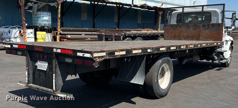 image for item MF9975 2013 International DuraStar 4300  flatbed truck