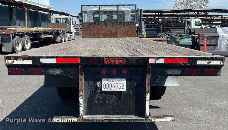 image for item MF9975 2013 International DuraStar 4300  flatbed truck