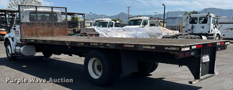 image for item MF9975 2013 International DuraStar 4300  flatbed truck