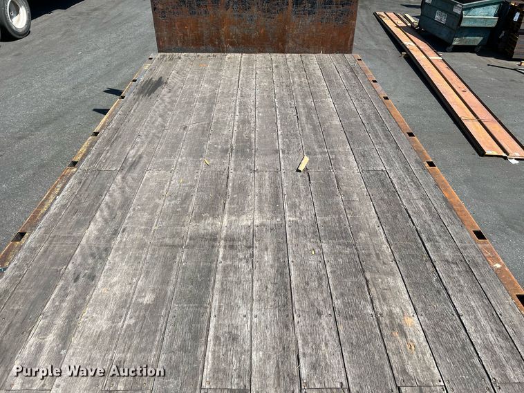 image for item MF9975 2013 International DuraStar 4300  flatbed truck