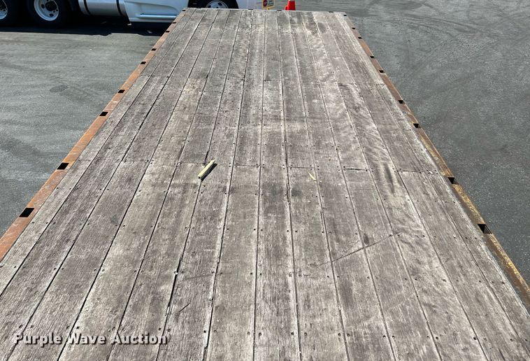 image for item MF9975 2013 International DuraStar 4300  flatbed truck