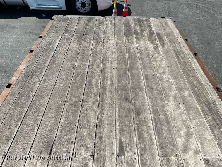 image for item MF9975 2013 International DuraStar 4300  flatbed truck