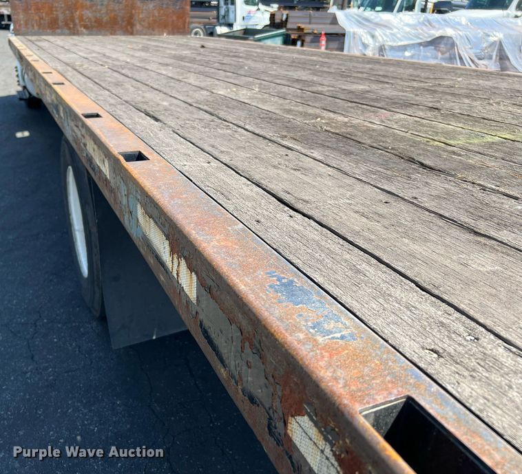 image for item MF9975 2013 International DuraStar 4300  flatbed truck