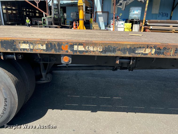image for item MF9975 2013 International DuraStar 4300  flatbed truck