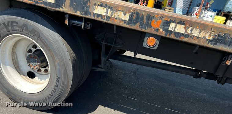 image for item MF9975 2013 International DuraStar 4300  flatbed truck