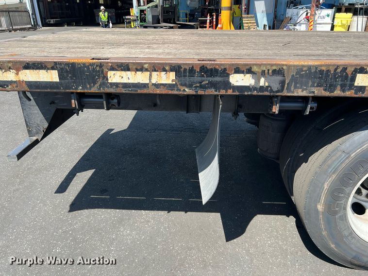 image for item MF9975 2013 International DuraStar 4300  flatbed truck